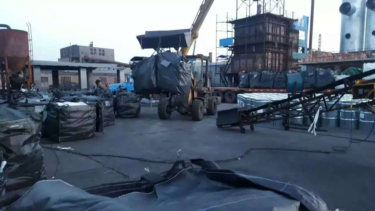 麻豆AV免费在线看装货现场