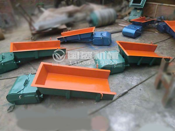 电磁振动给料机的结构图 电磁振动给料机的结构图